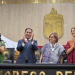 Gobernador Eduardo Ramírez Aguilar impone medalla “Rosario Castellanos” a Malú Mícher
